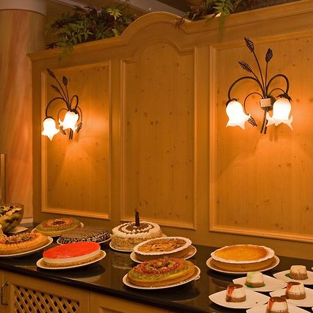 Hotel Touring Livigno Esterno foto