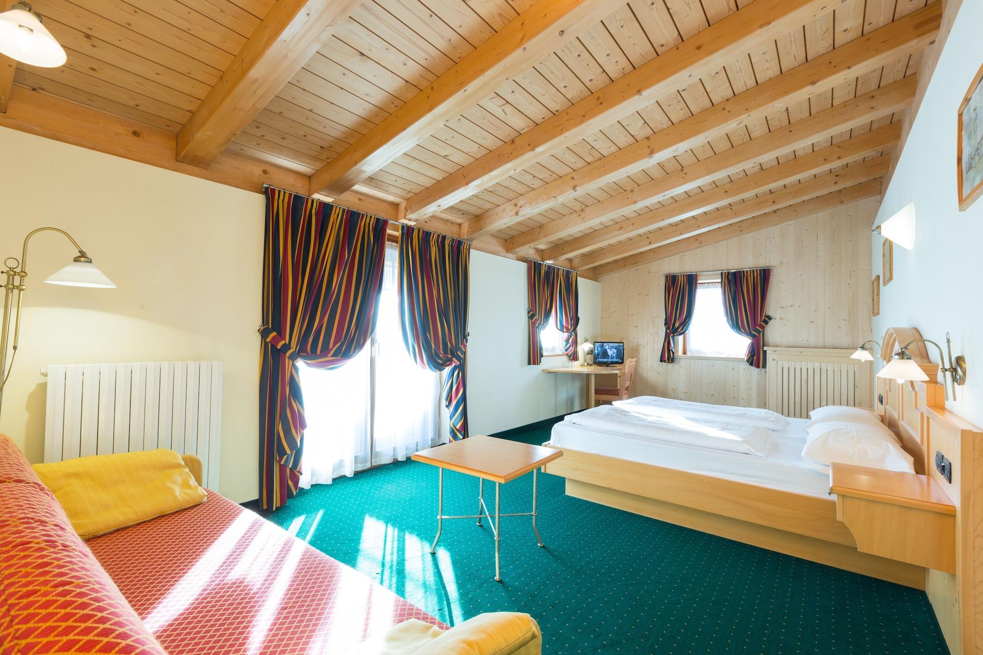 Hotel Touring Livigno Esterno foto