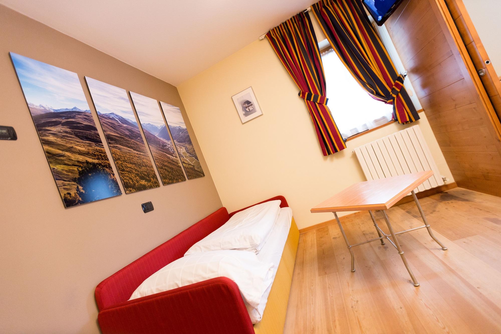 Hotel Touring Livigno Esterno foto
