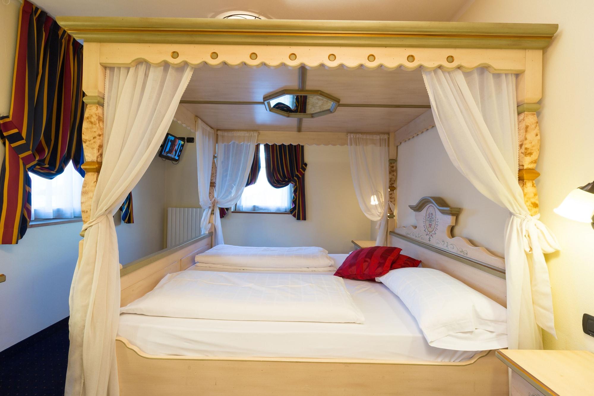 Hotel Touring Livigno Esterno foto