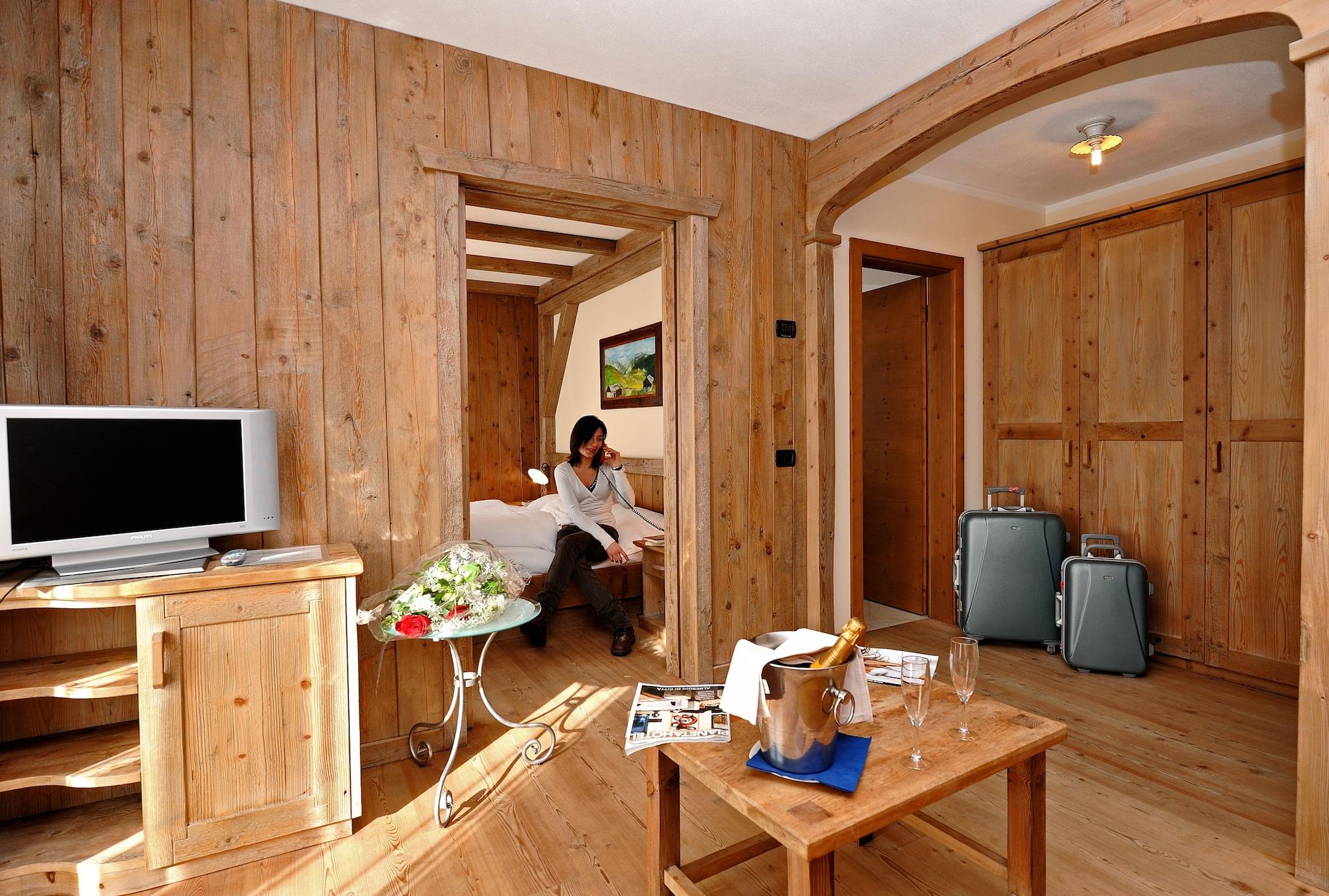 Hotel Touring Livigno Esterno foto