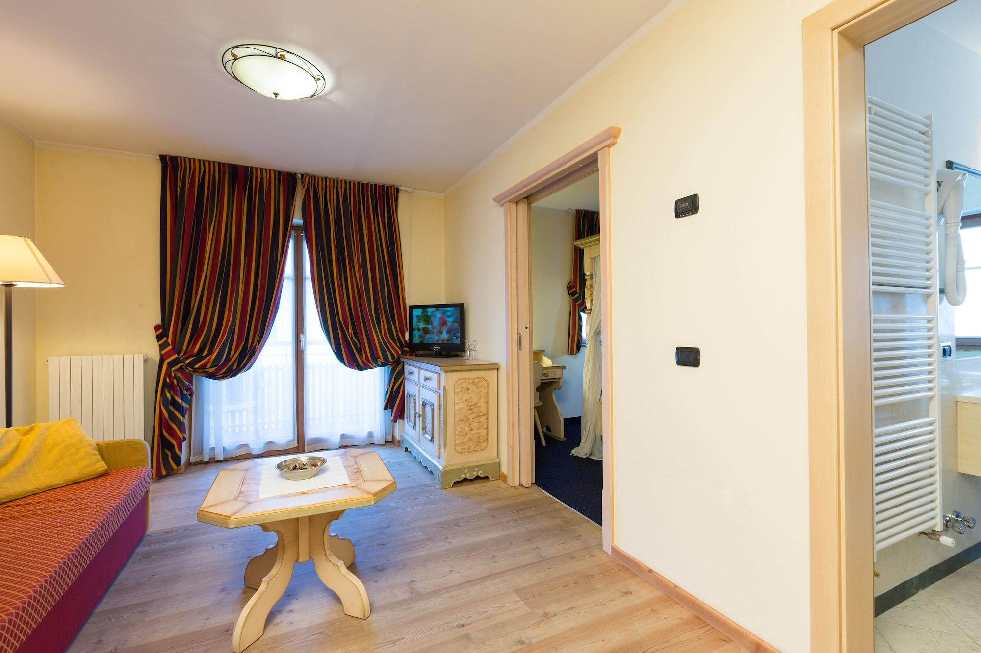Hotel Touring Livigno Esterno foto