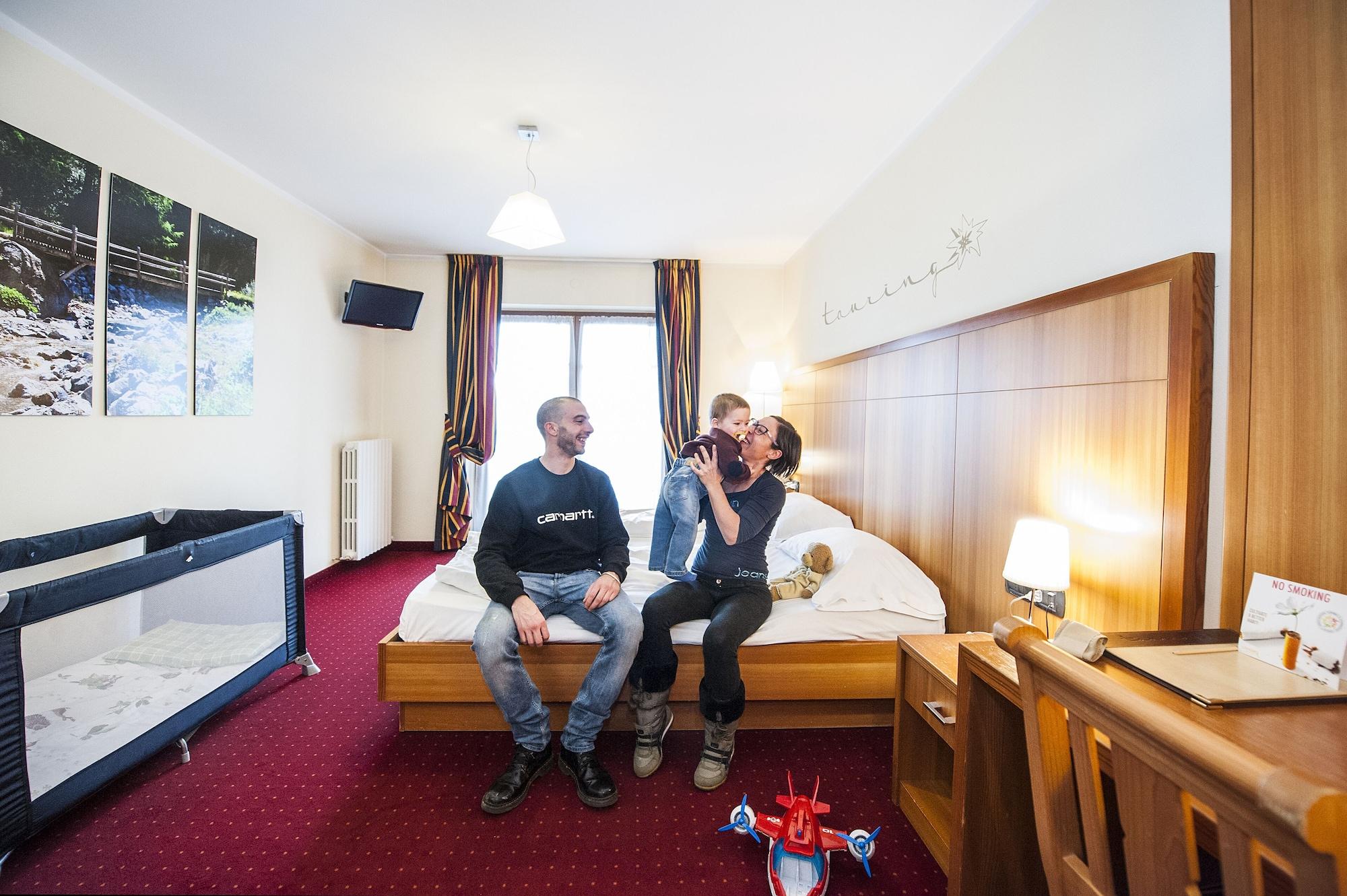 Hotel Touring Livigno Esterno foto