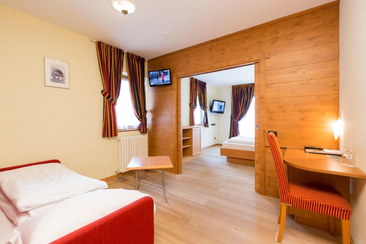 Hotel Touring Livigno Esterno foto