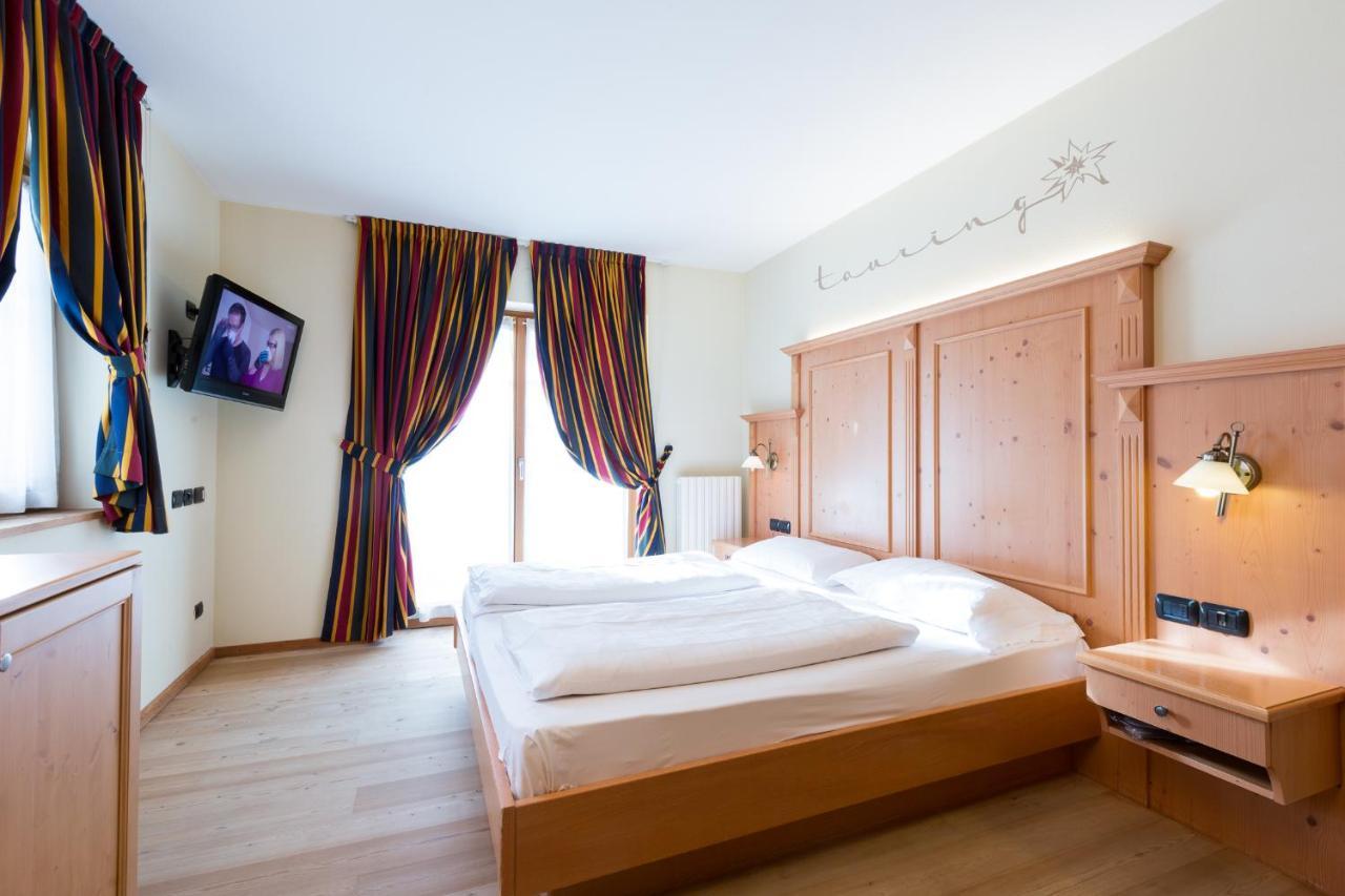 Hotel Touring Livigno Esterno foto