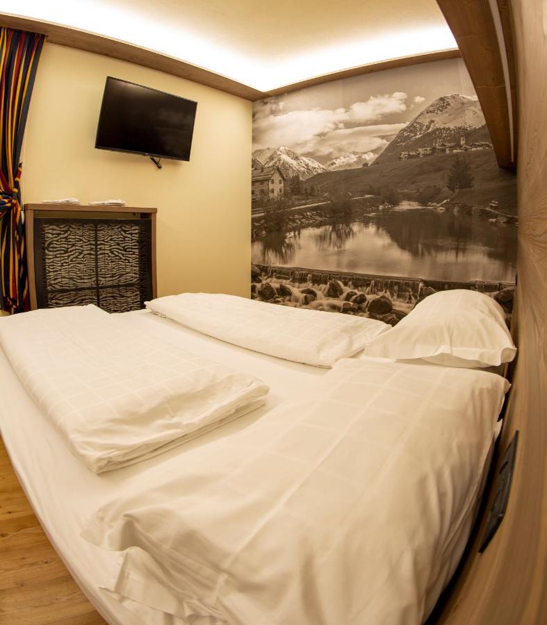 Hotel Touring Livigno Esterno foto