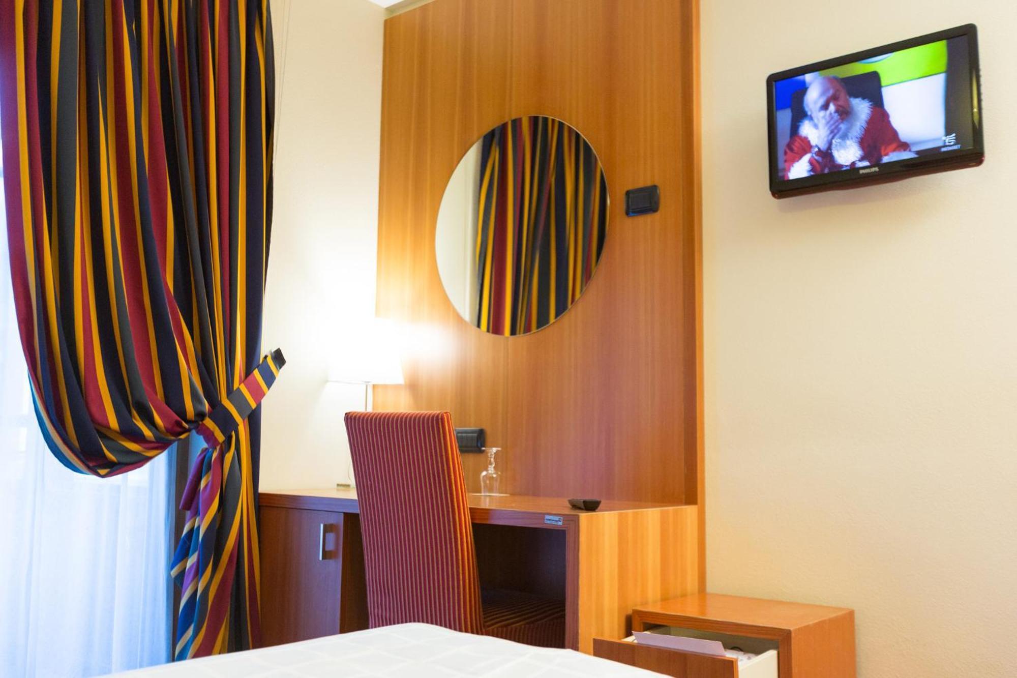 Hotel Touring Livigno Esterno foto