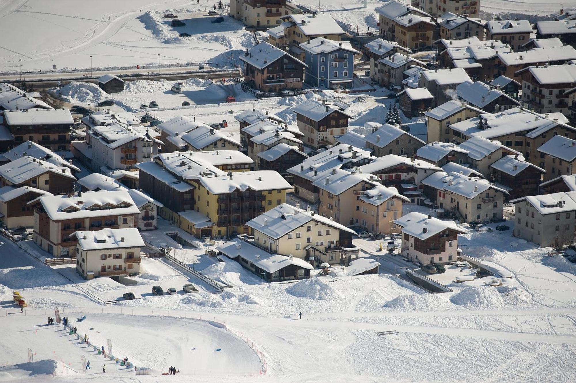 Hotel Touring Livigno Esterno foto