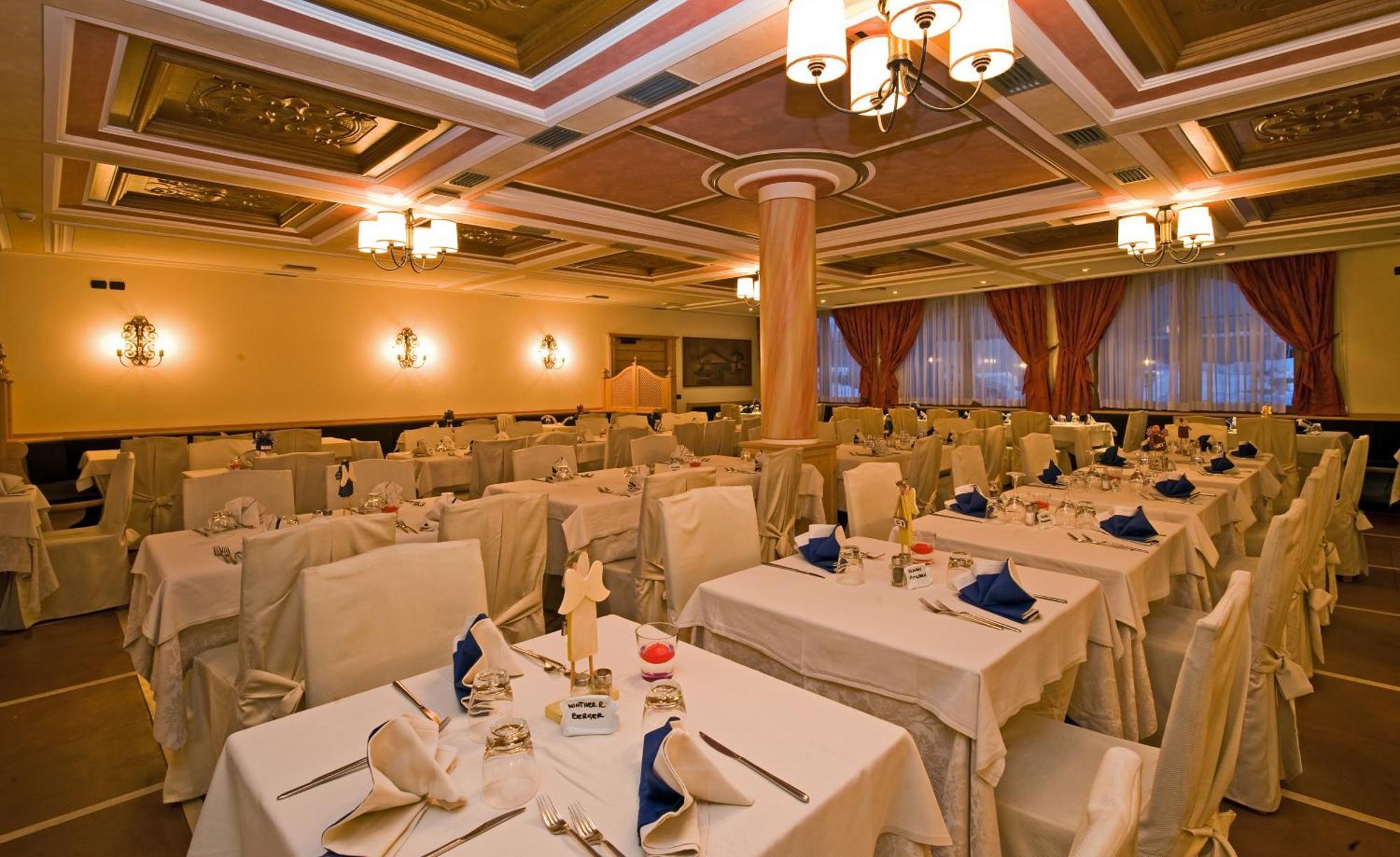 Hotel Touring Livigno Esterno foto