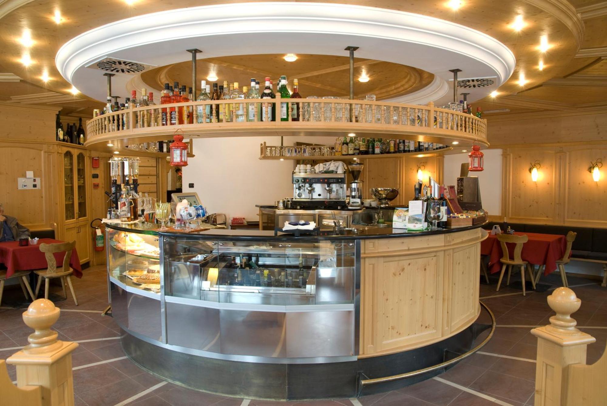Hotel Touring Livigno Esterno foto