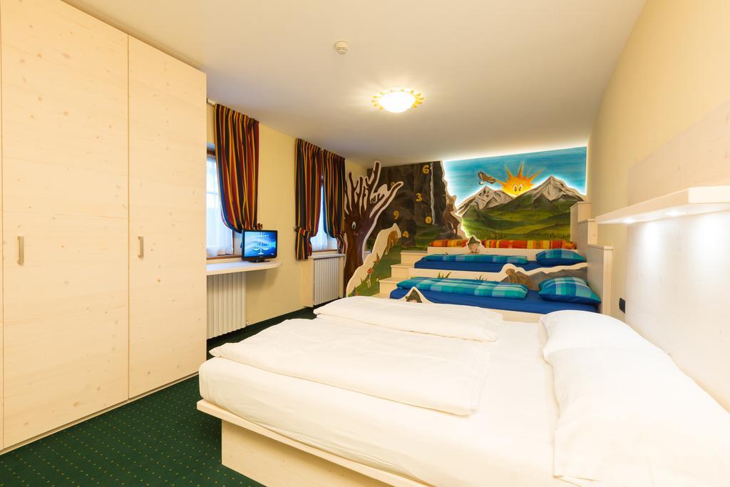 Hotel Touring Livigno Esterno foto