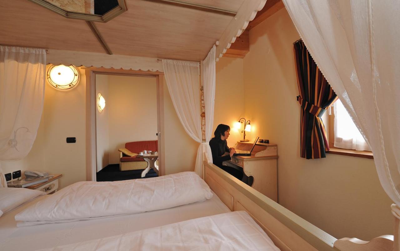 Hotel Touring Livigno Esterno foto